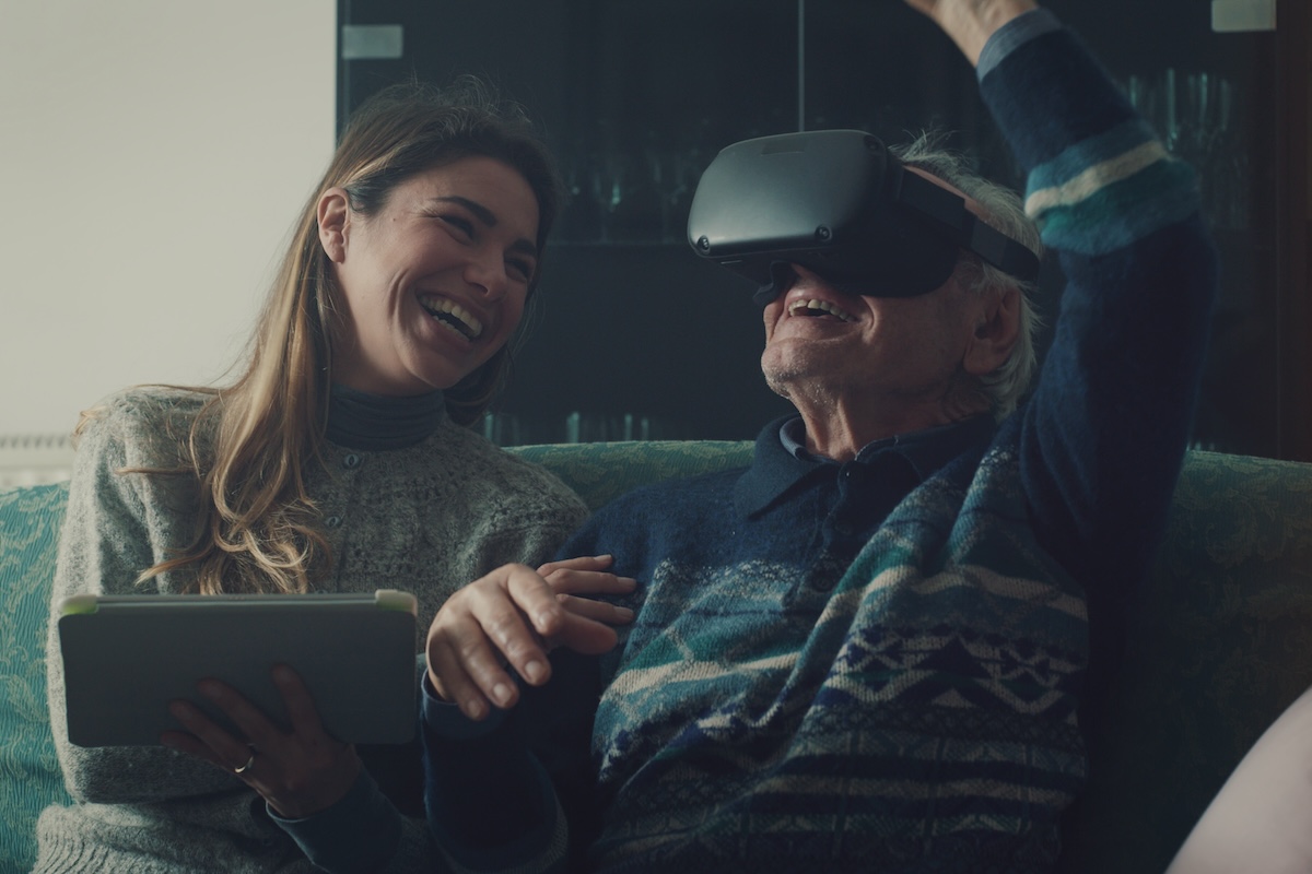 How Immersive Technology in Senior Living is Revolutionizing Marketing